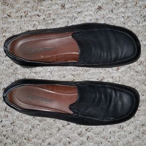 Naturalizer 6M Black Loafers